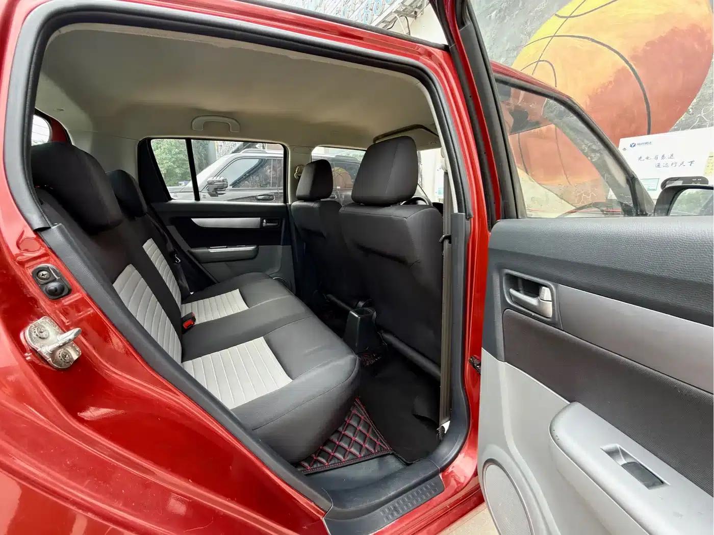 2014 Swift 1.3L Manual Standard Edition — миниатюра 6