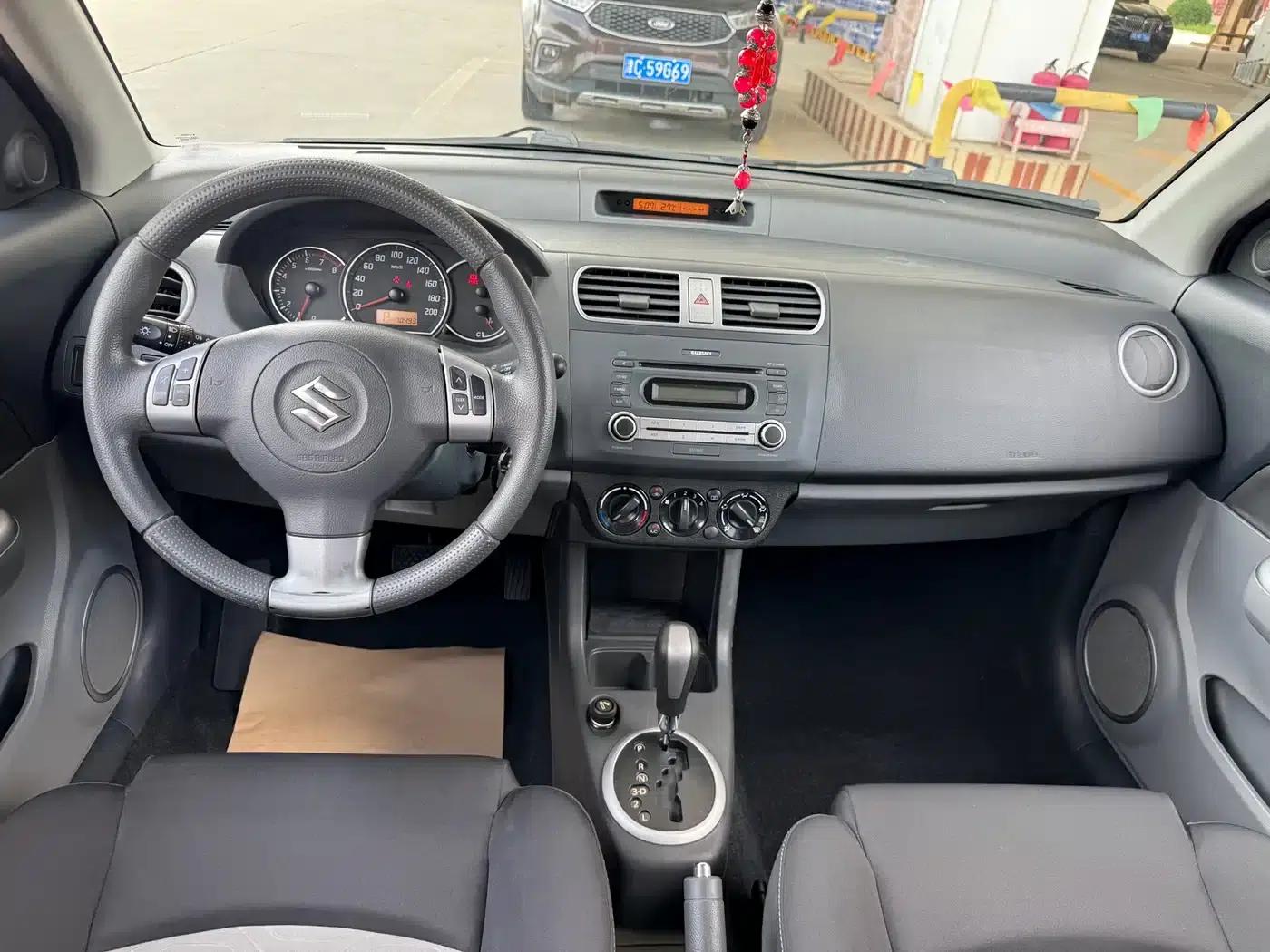 2013 Swift 1.5L Automatic Standard Edition — миниатюра 14