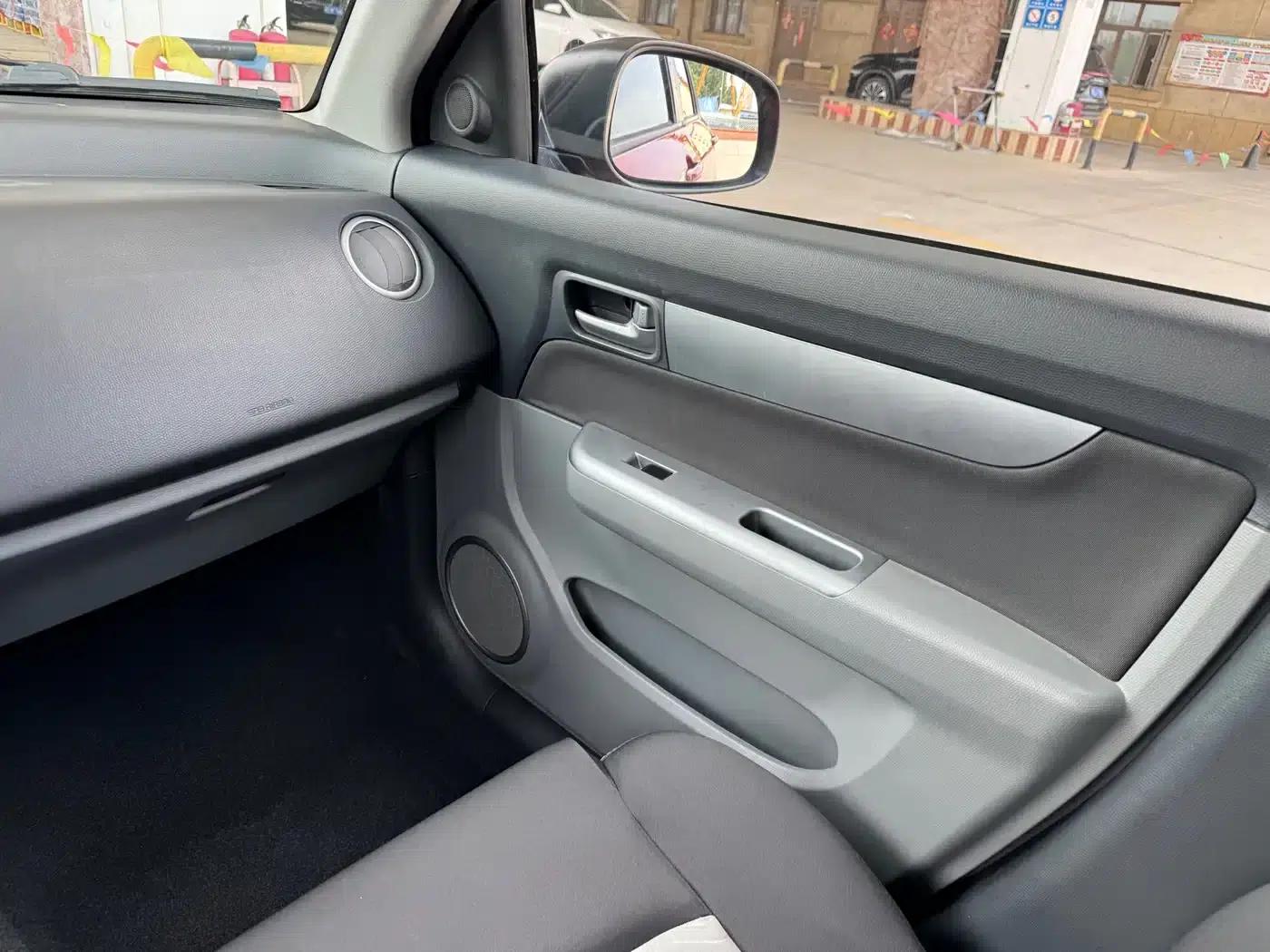 2013 Swift 1.5L Automatic Standard Edition — миниатюра 16