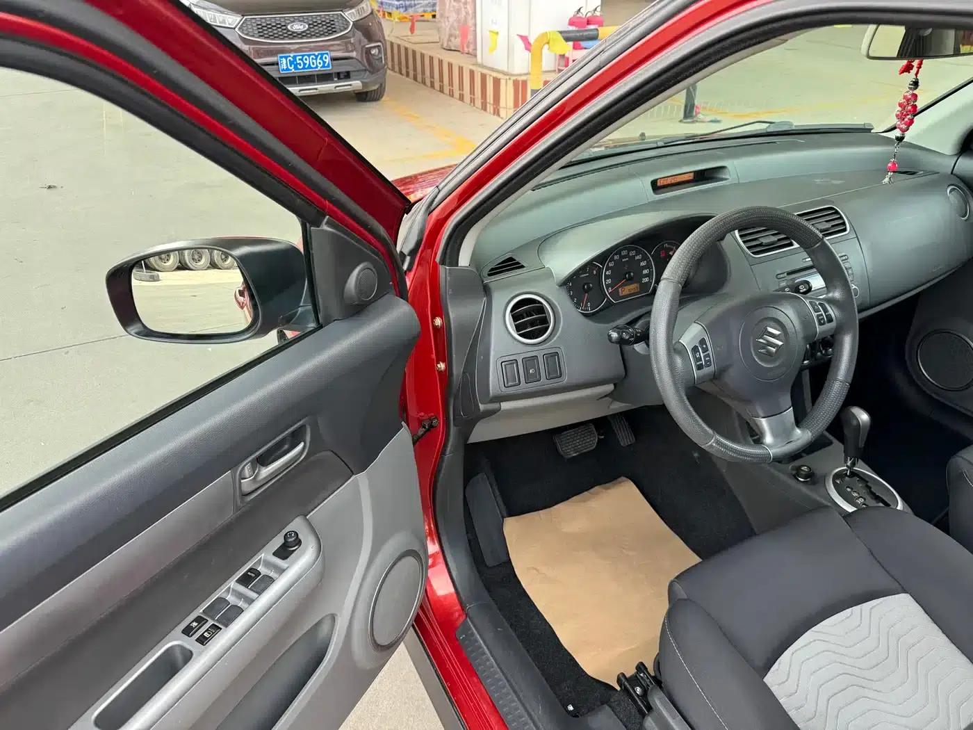 2013 Swift 1.5L Automatic Standard Edition — миниатюра 4