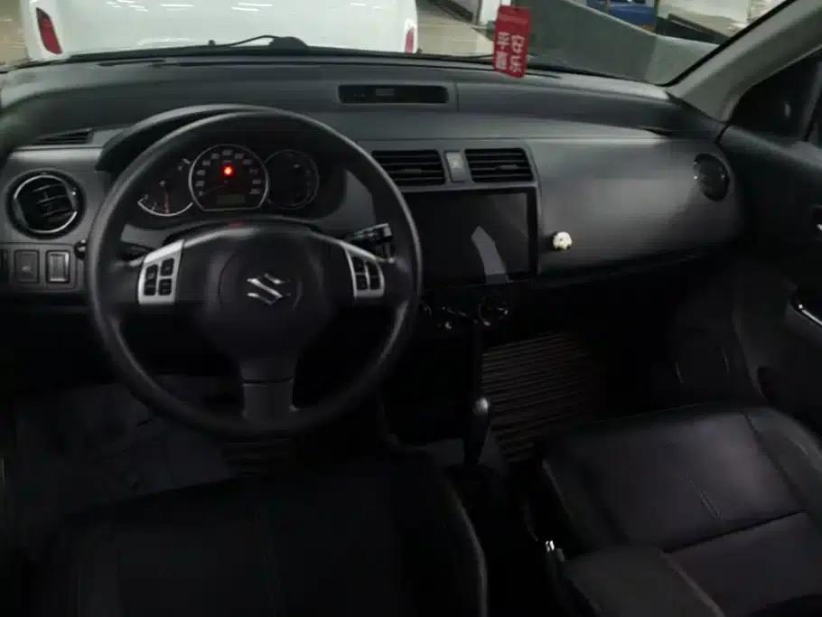2016 Swift 1.5L Automatic Fashion Cool Play Edition — миниатюра 12
