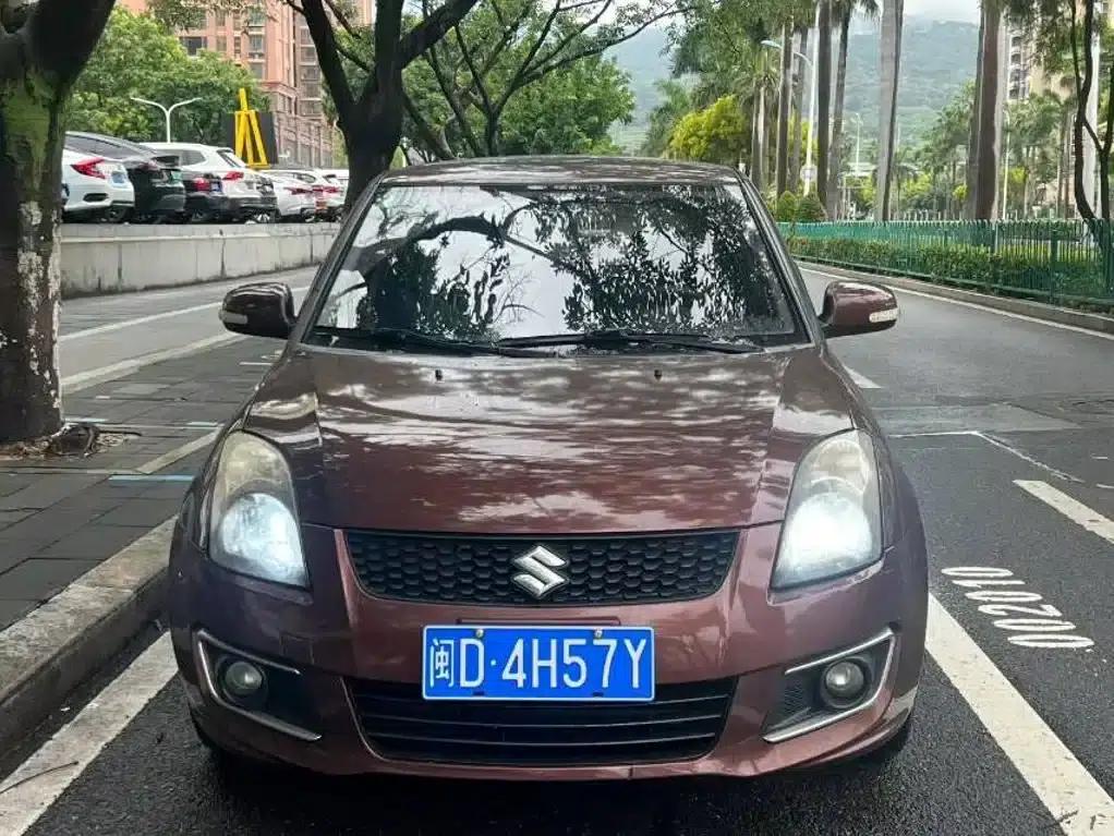 2013 Swift 1.5L Automatic Standard Edition — миниатюра 2