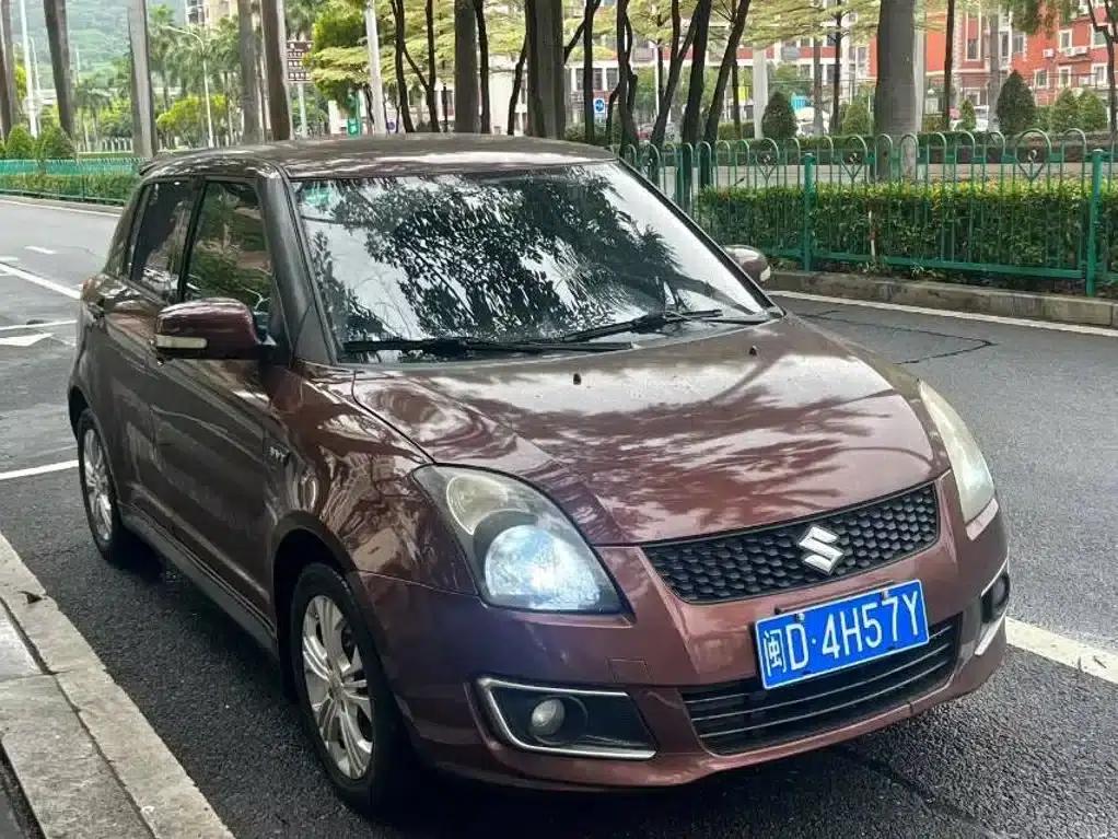 2013 Swift 1.5L Automatic Standard Edition — миниатюра 3