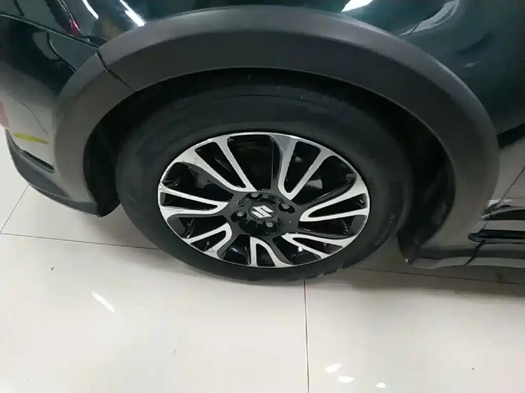 2016 Swift 1.5L Automatic Fashion Cool Play Edition — миниатюра 23