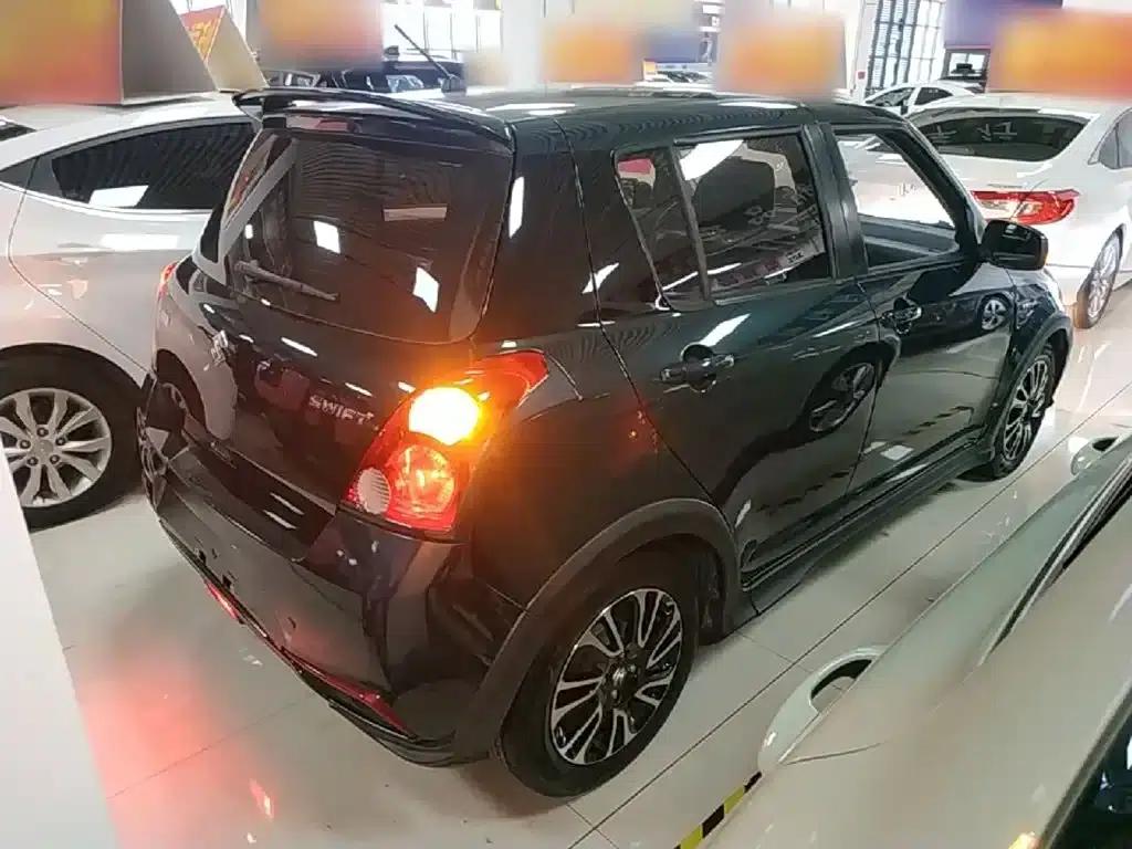 2016 Swift 1.5L Automatic Fashion Cool Play Edition — миниатюра 7