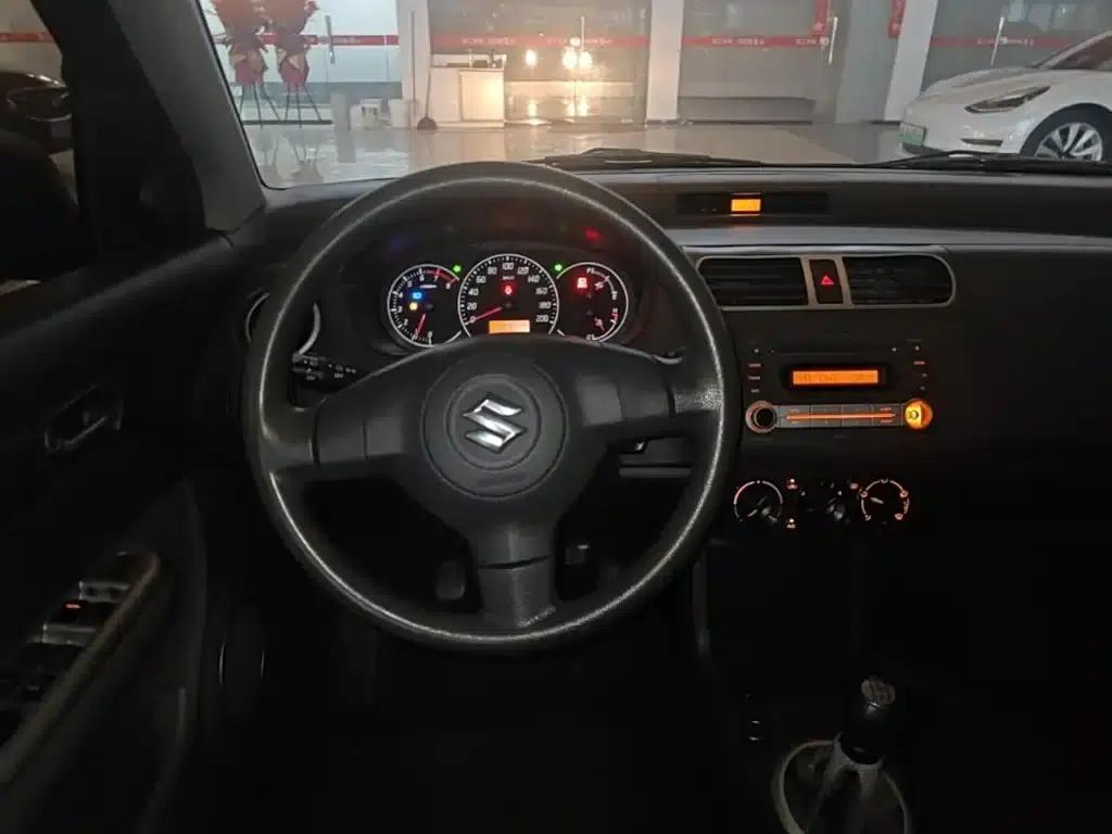 2013 Swift 1.5L Manual 20th Anniversary Limited Edition — миниатюра 11