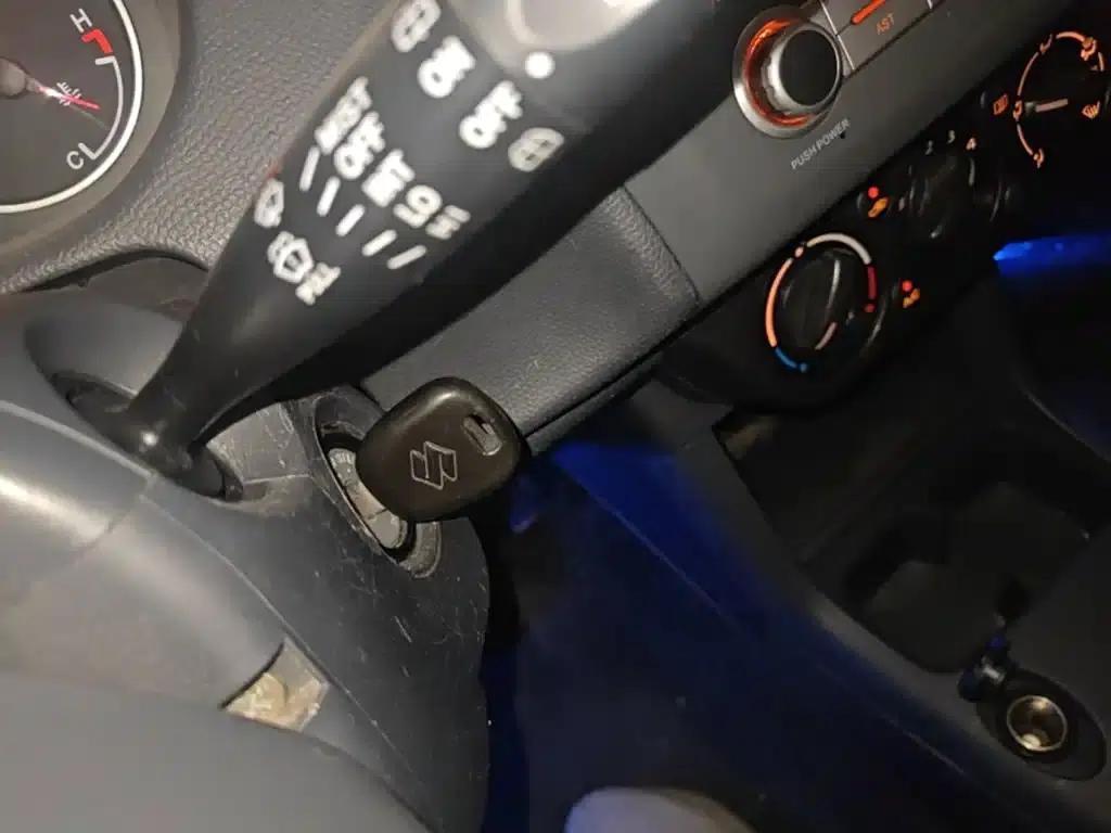 2013 Swift 1.5L Manual 20th Anniversary Limited Edition — миниатюра 9