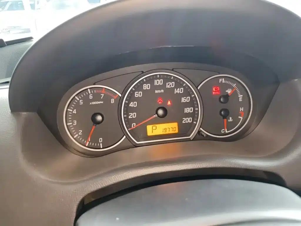 2014 Swift 1.5L Automatic Fashion Edition — миниатюра 12