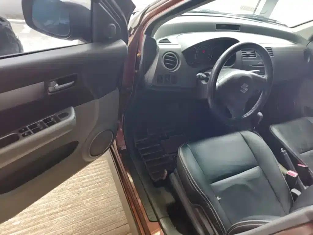 2014 Swift 1.5L Automatic Fashion Edition — миниатюра 16