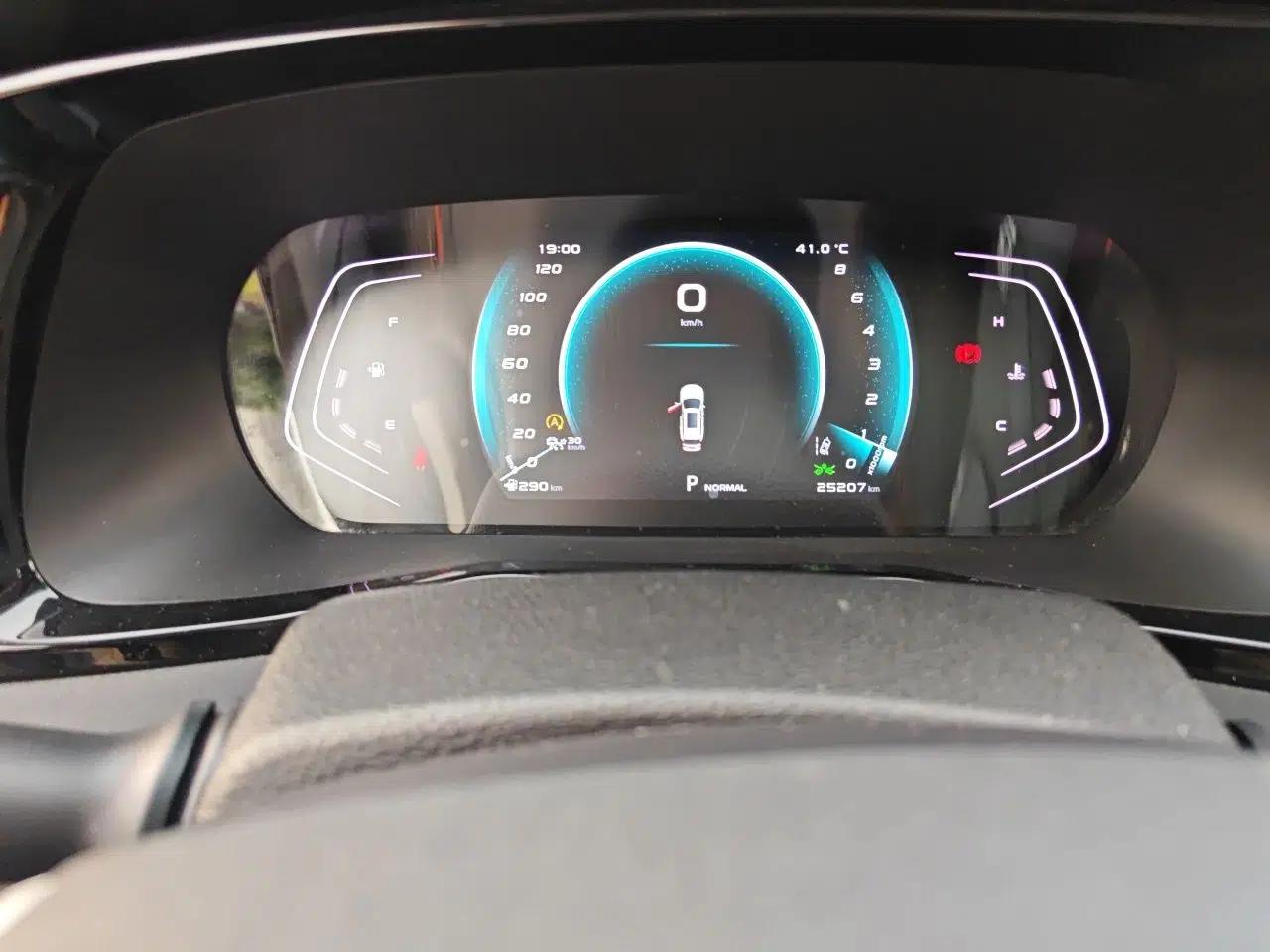 CHANGAN OSHAN X7 PLUS 2022 1.5T Blue Whale Edition Automatic ZhiZun Model — миниатюра 12