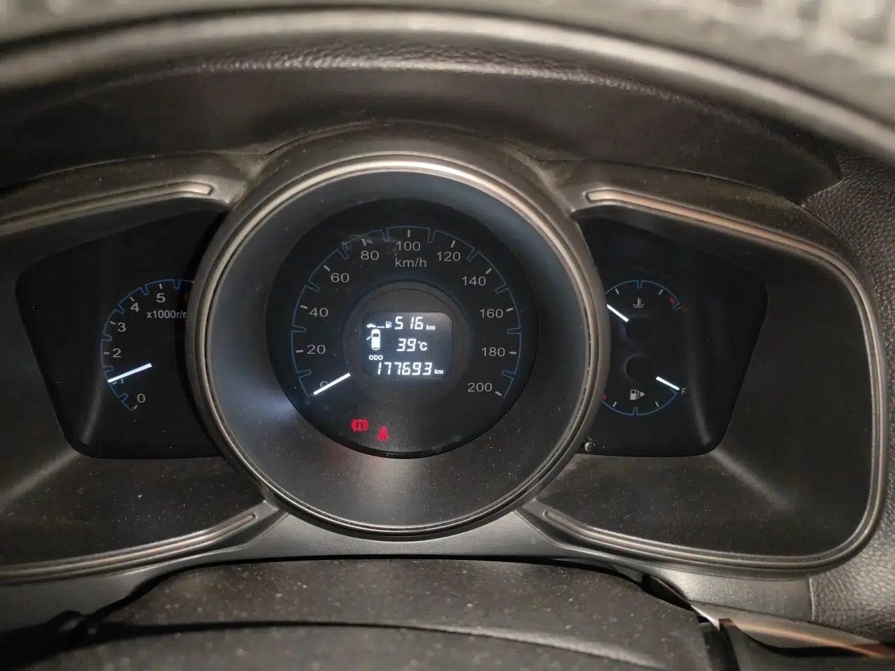 CHANGAN OSHAN CX70 2016 1.6L Manual Luxury Model — миниатюра 11