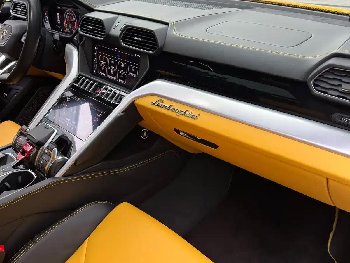 2018 Urus 4.0T V8 — миниатюра 12
