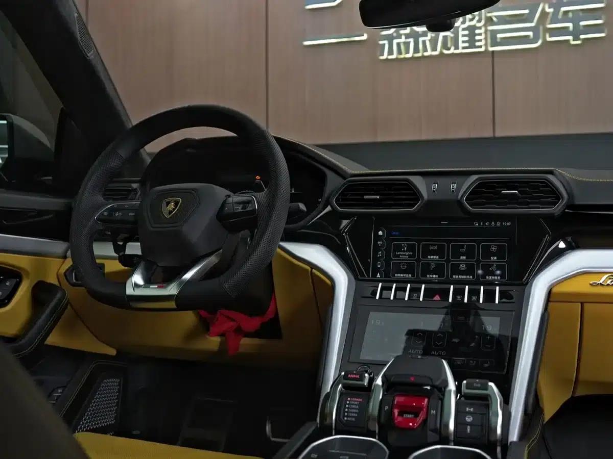2021 Urus 4.0T V8 — миниатюра 11