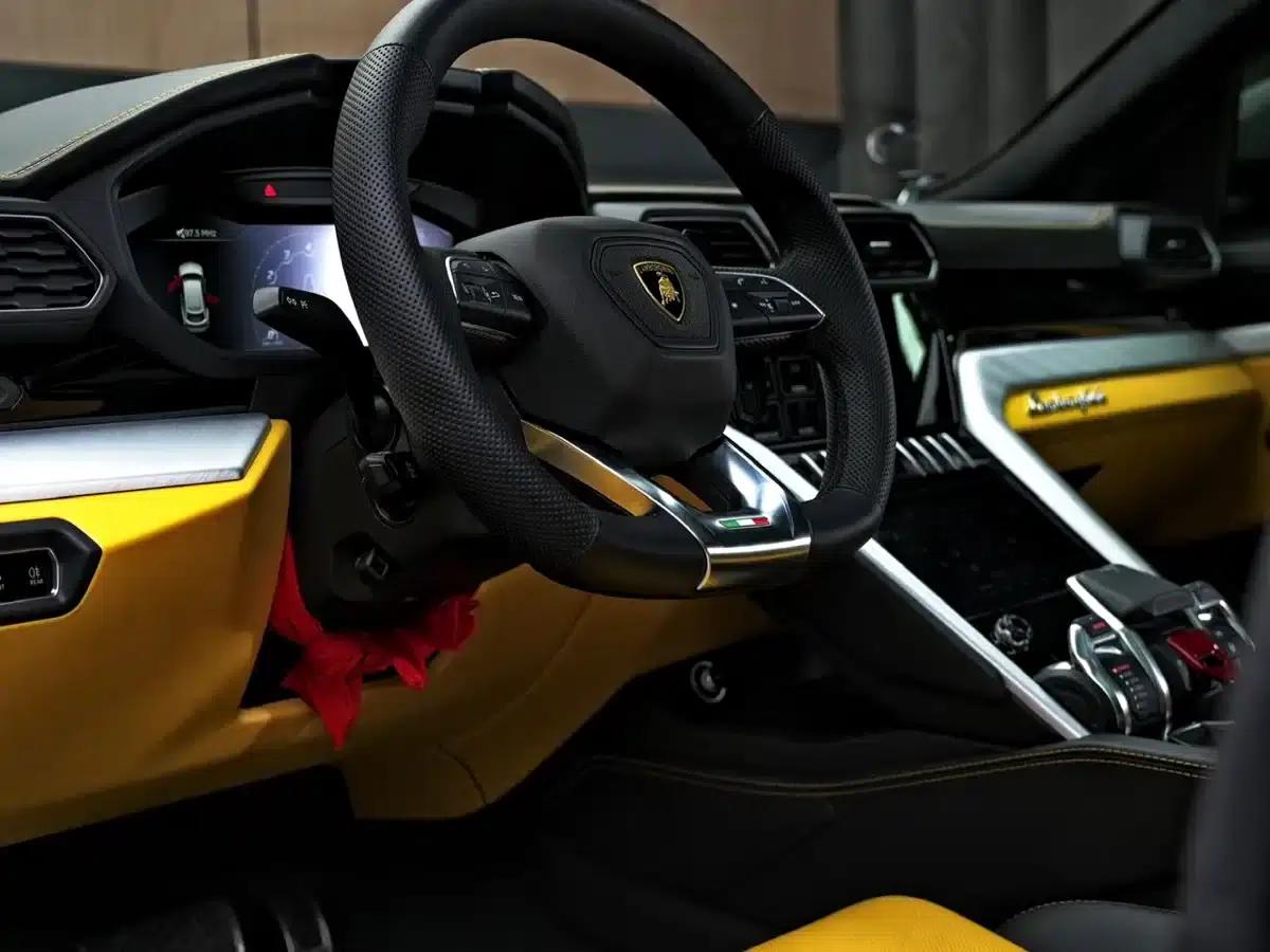 2021 Urus 4.0T V8 — миниатюра 12