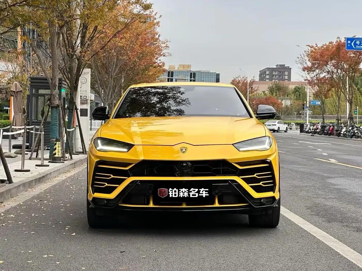 2021 Urus 4.0T V8 — миниатюра 2