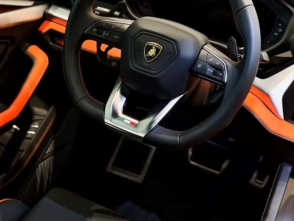 2026 Urus SE 4.0T Standard Edition — миниатюра 24