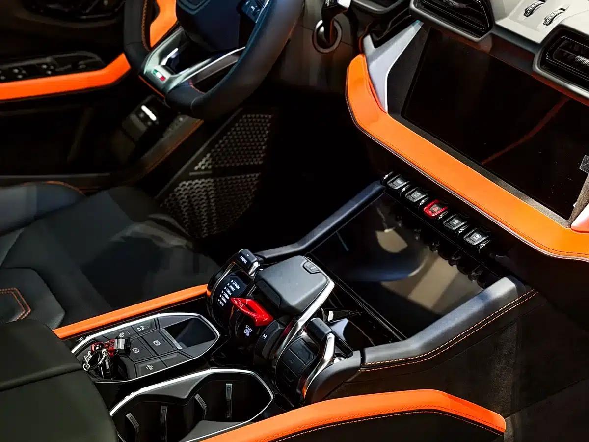 2026 Urus SE 4.0T Standard Edition — миниатюра 10