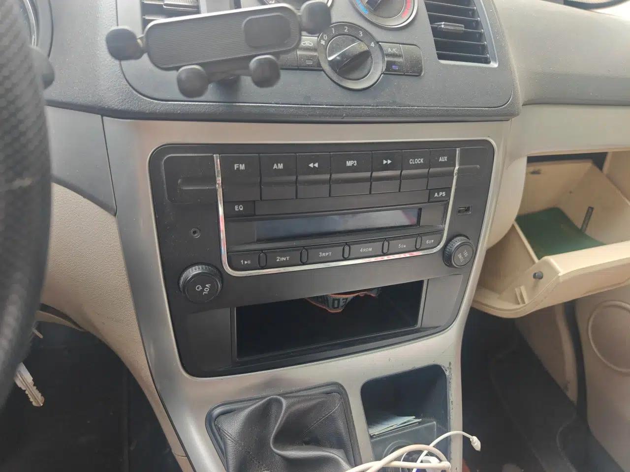 CHANGAN KAICHENG Ruixing M90 2016 2.0L Comfort Edition 4G94S — миниатюра 13
