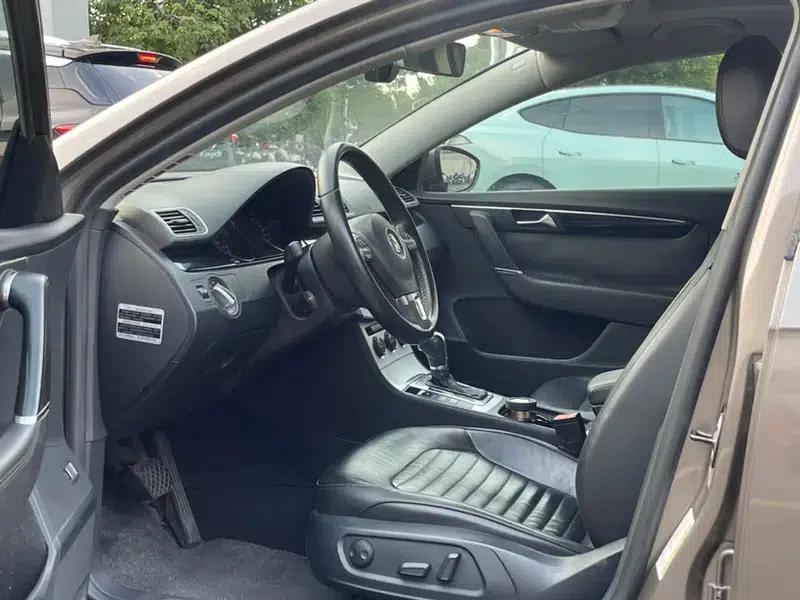2013 Volkswagen Passat 1.8TSI Luxury — миниатюра 28
