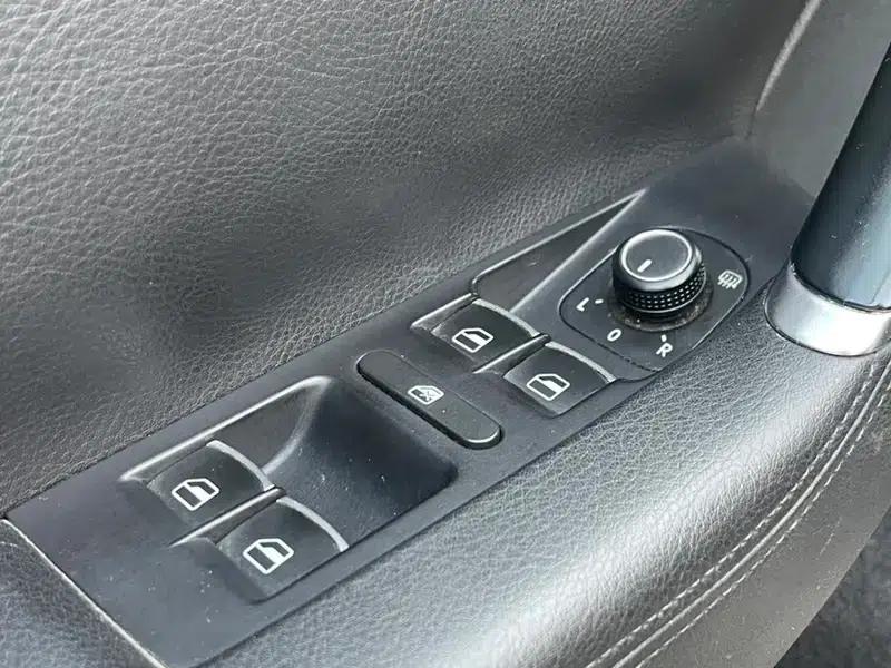 2013 Volkswagen Passat 1.8TSI Luxury — миниатюра 32