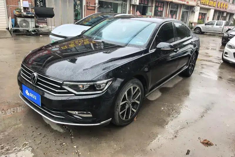 2020 Volkswagen Passat 330TSI DSG Leading Edition — миниатюра 1
