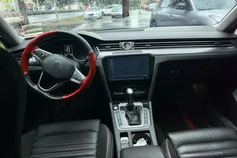 2020 Volkswagen Passat 330TSI DSG Leading Edition — миниатюра 12