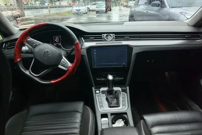 2020 Volkswagen Passat 330TSI DSG Leading Edition — миниатюра 14