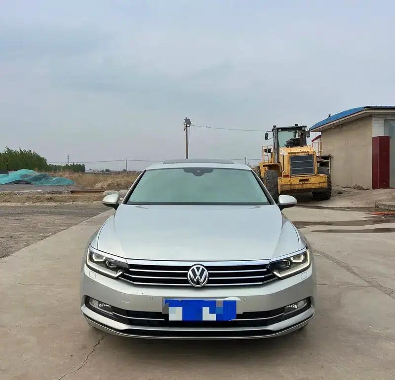 2018 Volkswagen Passat 280TSI DSG Leading Edition — миниатюра 2