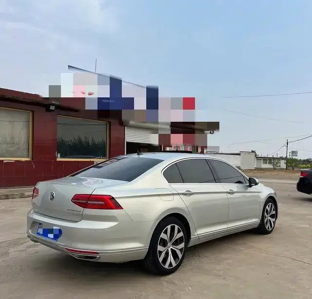 2018 Volkswagen Passat 280TSI DSG Leading Edition — миниатюра 6