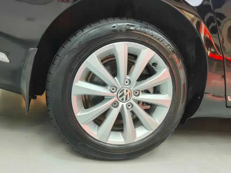 2013 Volkswagen Passat 1.8TSI Leading Edition — миниатюра 20