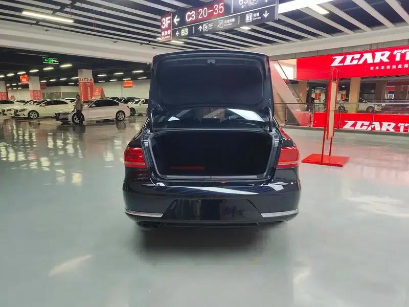 2013 Volkswagen Passat 1.8TSI Leading Edition — миниатюра 21