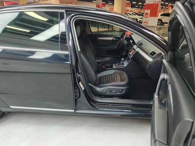 2013 Volkswagen Passat 1.8TSI Leading Edition — миниатюра 24