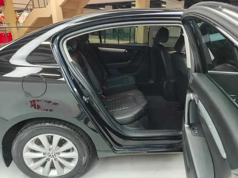 2013 Volkswagen Passat 1.8TSI Leading Edition — миниатюра 25