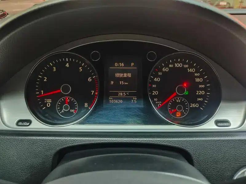2013 Volkswagen Passat 1.8TSI Leading Edition — миниатюра 28