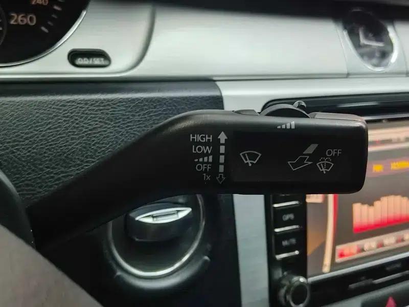 2013 Volkswagen Passat 1.8TSI Leading Edition — миниатюра 33