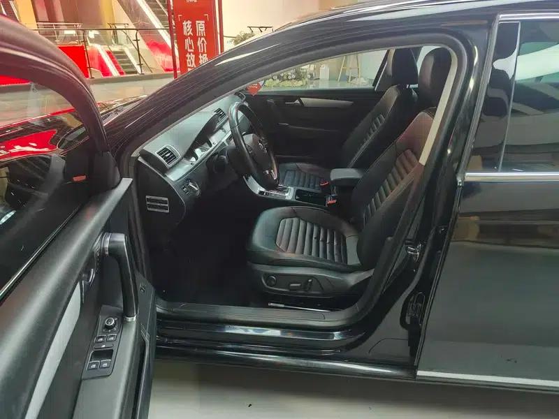 2013 Volkswagen Passat 1.8TSI Leading Edition — миниатюра 34
