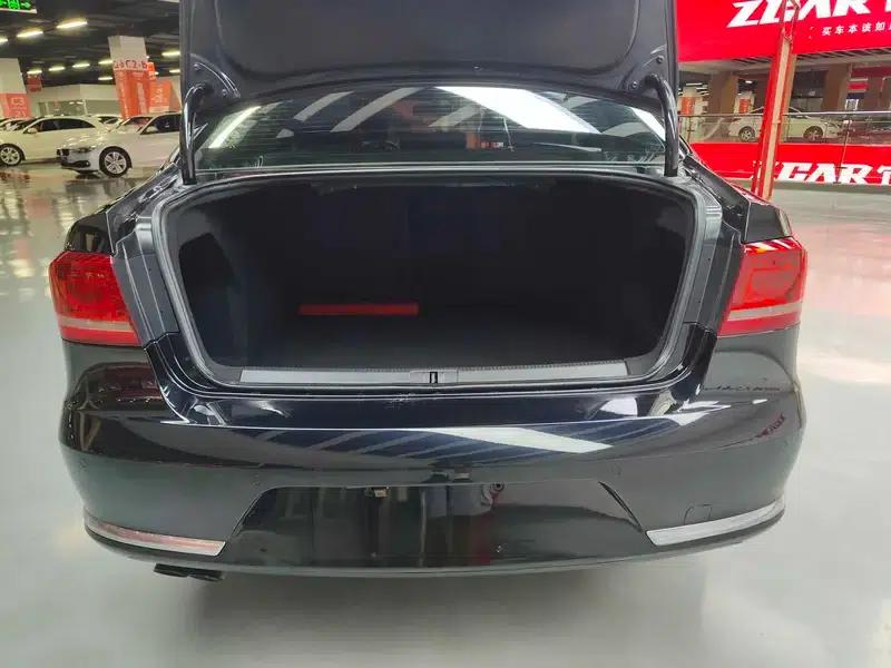 2013 Volkswagen Passat 1.8TSI Leading Edition — миниатюра 40