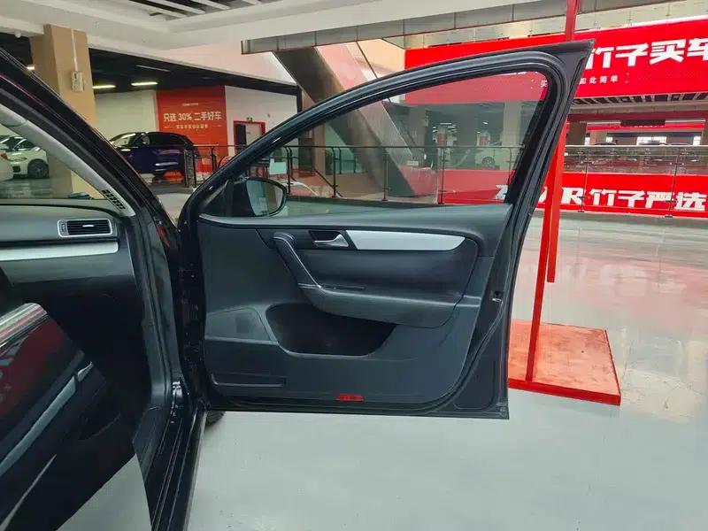 2013 Volkswagen Passat 1.8TSI Leading Edition — миниатюра 41