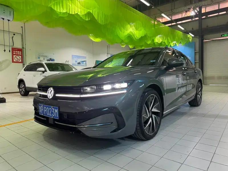 2024 Volkswagen Passat 380TSI Supreme Edition — миниатюра 1