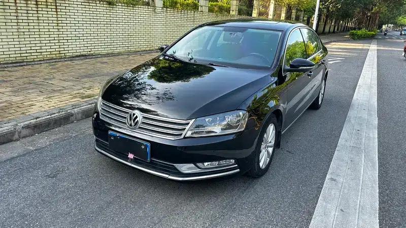 2013 Volkswagen Passat 1.4TSI Luxury — миниатюра 1