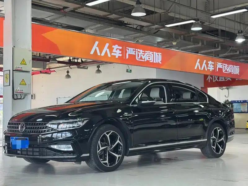2024 Volkswagen Magotan 330TSI DSG Luxury Edition (2 Million Units Limited Edition) — миниатюра 1
