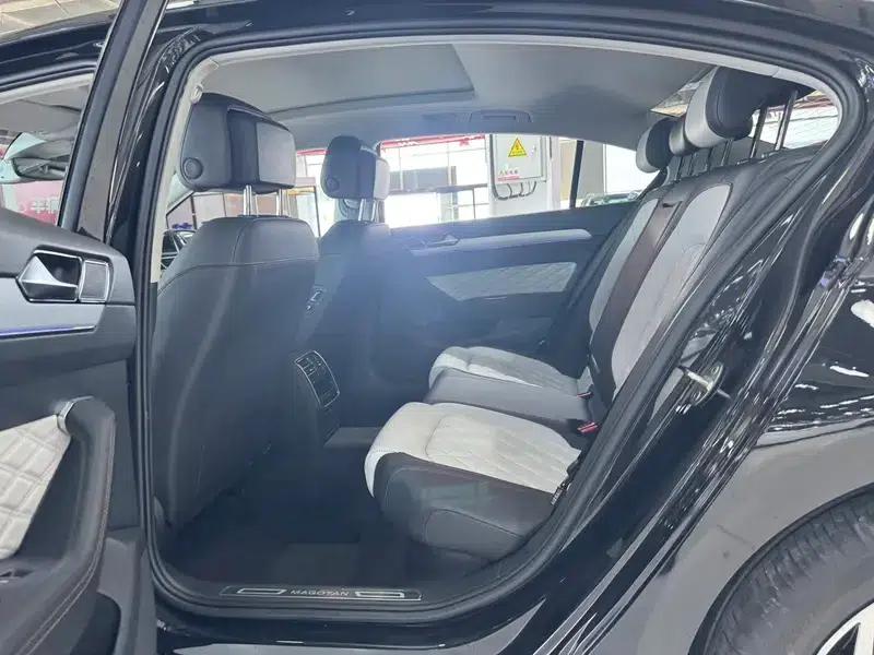 2024 Volkswagen Magotan 330TSI DSG Luxury Edition (2 Million Units Limited Edition) — миниатюра 19