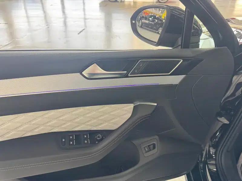 2024 Volkswagen Magotan 330TSI DSG Luxury Edition (2 Million Units Limited Edition) — миниатюра 21