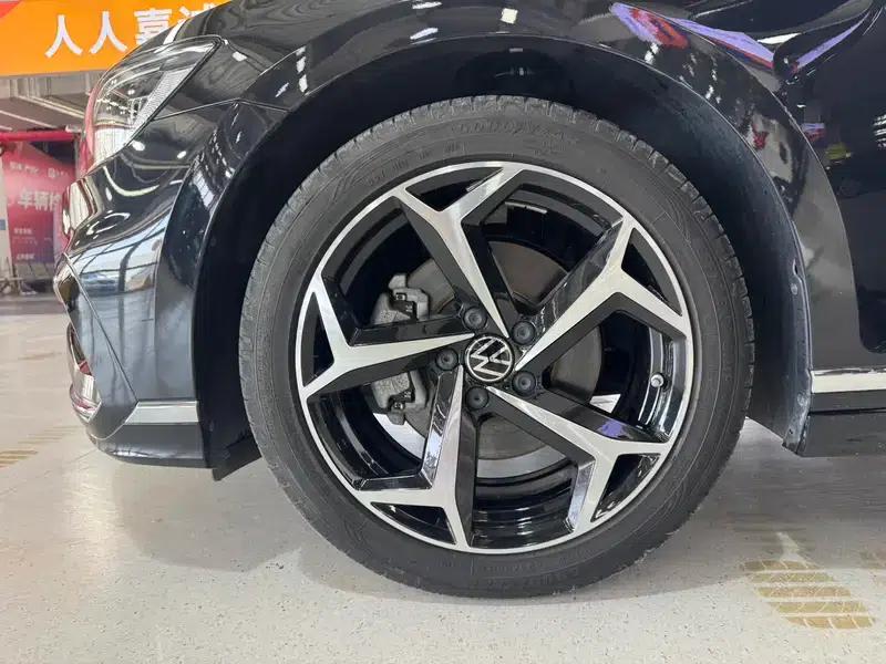 2024 Volkswagen Magotan 330TSI DSG Luxury Edition (2 Million Units Limited Edition) — миниатюра 4