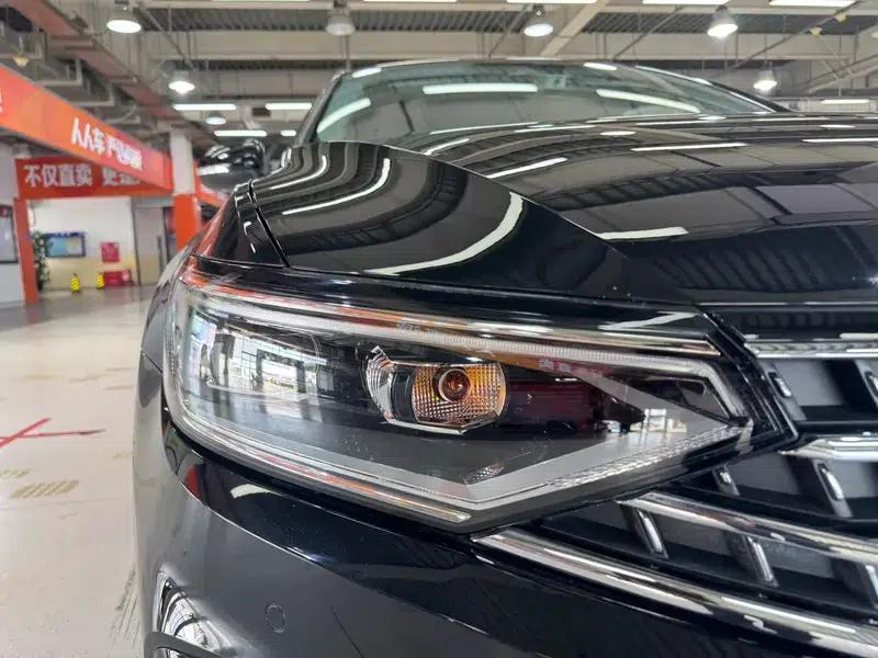 2024 Volkswagen Magotan 330TSI DSG Luxury Edition (2 Million Units Limited Edition) — миниатюра 10