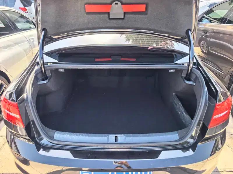 2017 Volkswagen Passat 330TSI DSG Luxury — миниатюра 14