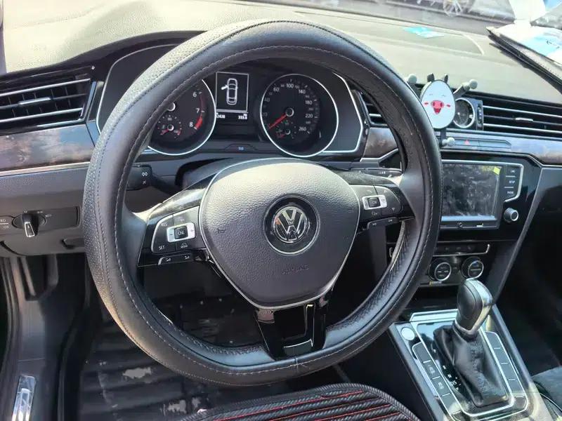 2017 Volkswagen Passat 330TSI DSG Luxury — миниатюра 9