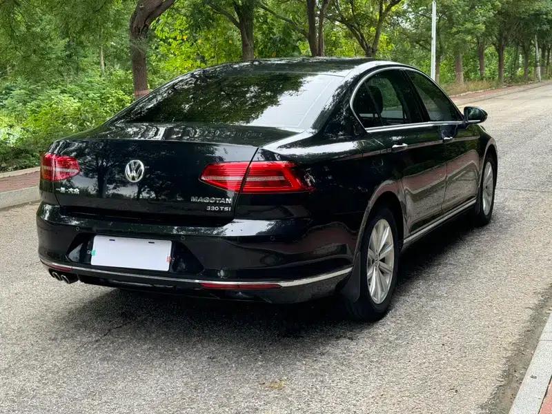 2018 Volkswagen Passat 330TSI DSG Leading Edition — миниатюра 6