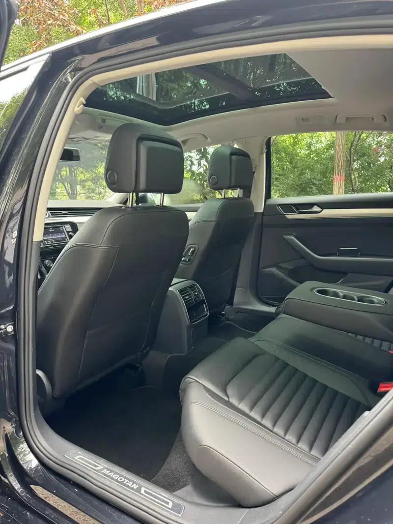 2018 Volkswagen Passat 330TSI DSG Leading Edition — миниатюра 9