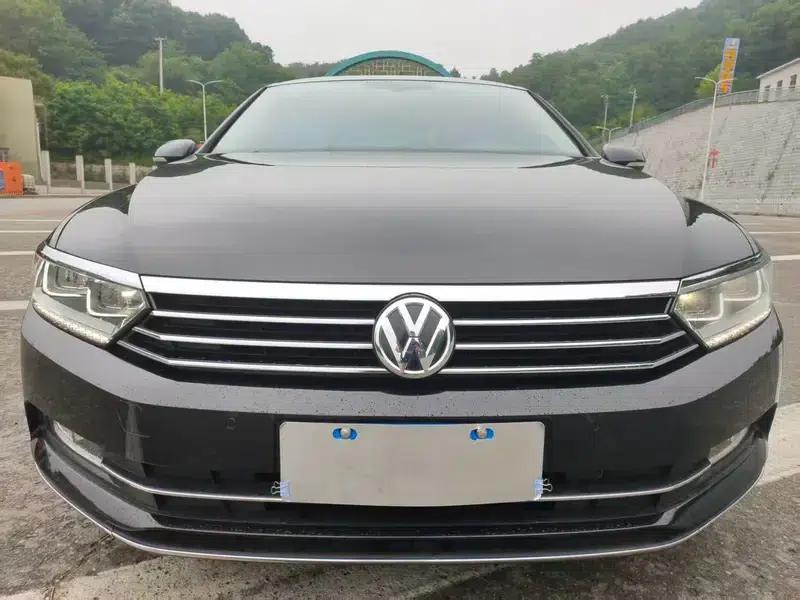 2017 Volkswagen Passat 330TSI DSG Luxury — миниатюра 2
